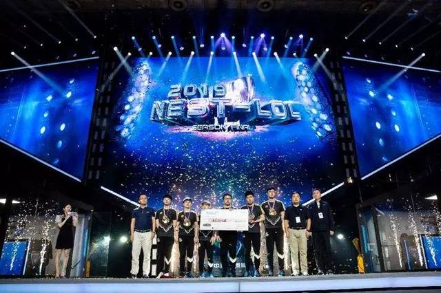 快速抓取！ Top Esports 超级话题粉丝：抓捕兄弟和教练红米尊重并祝福 Tian 抓取剪辑